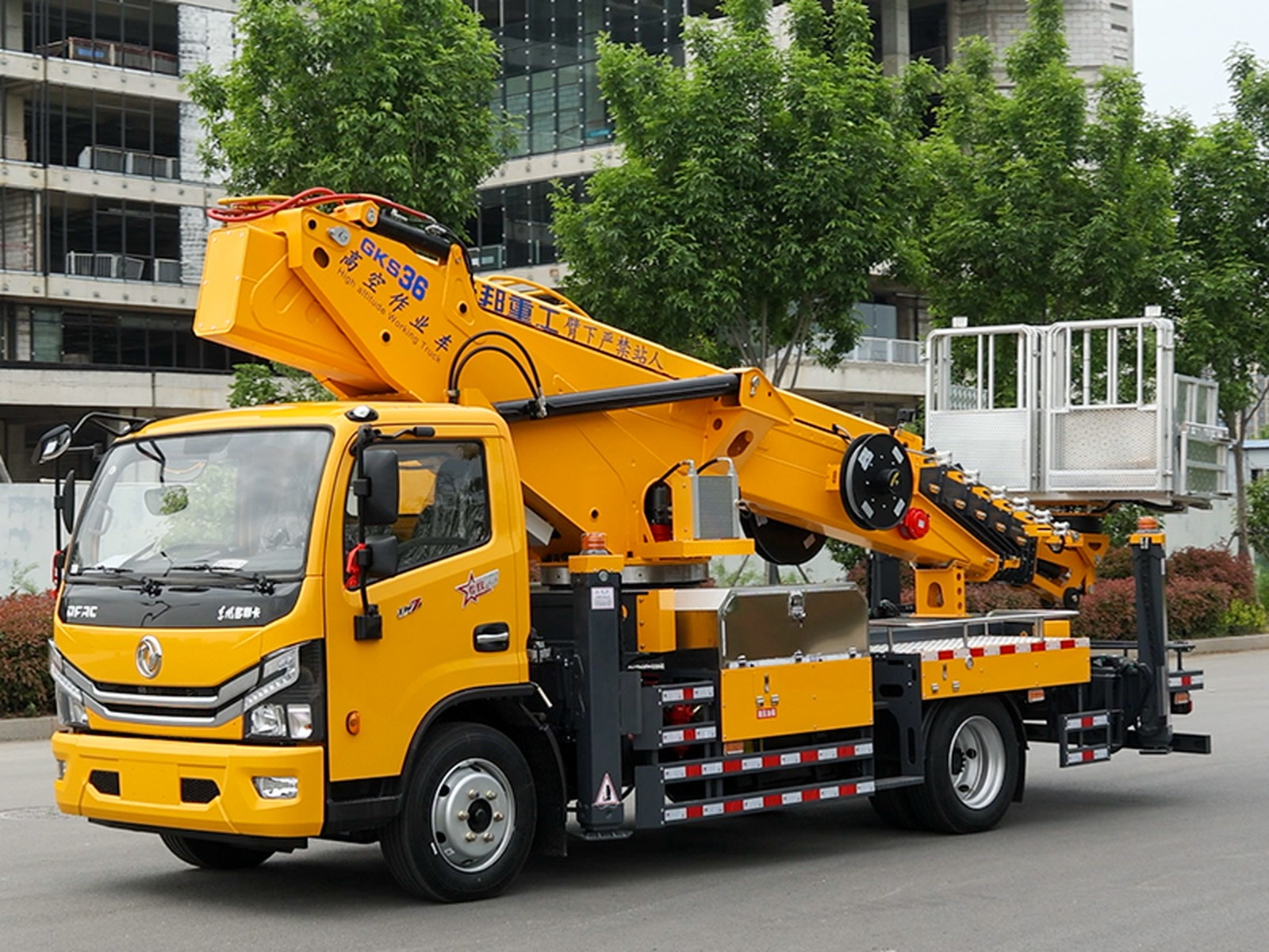 JIUBANG 27m Aerial Work Truck 6
