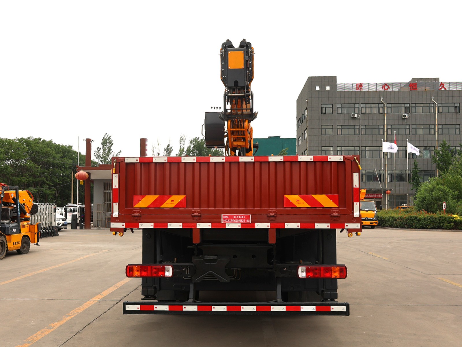 JIUBANG SQS200-4 8T Truck-Mounted Crane 4
