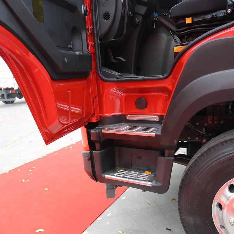 China heavy duty truck Chengdu commercial vehicle Hao Wo V7-X tractor 11