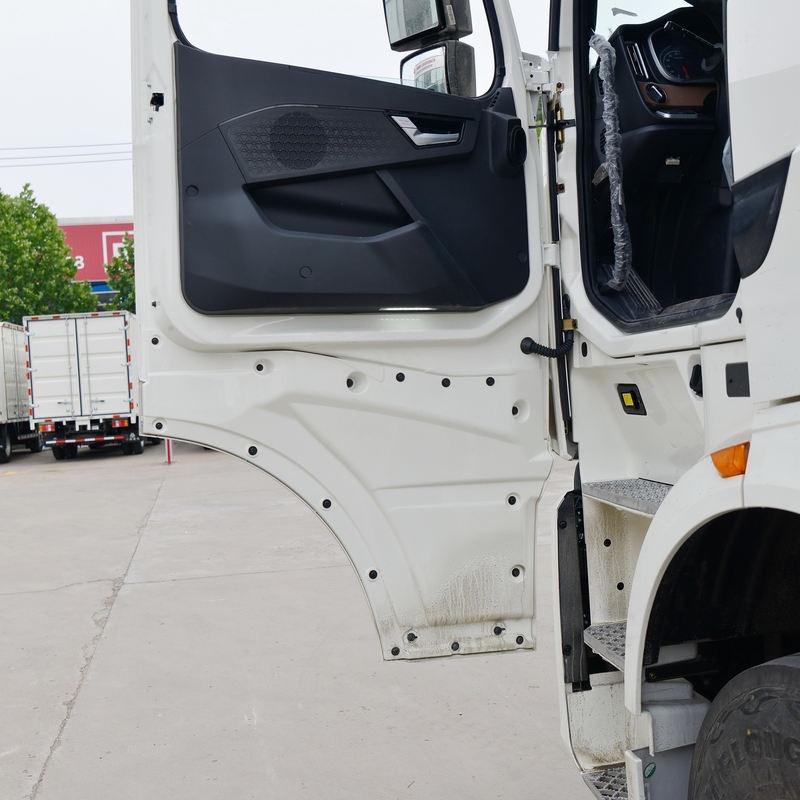 Sinotruk HOWO HOWO TH7 tractor 11