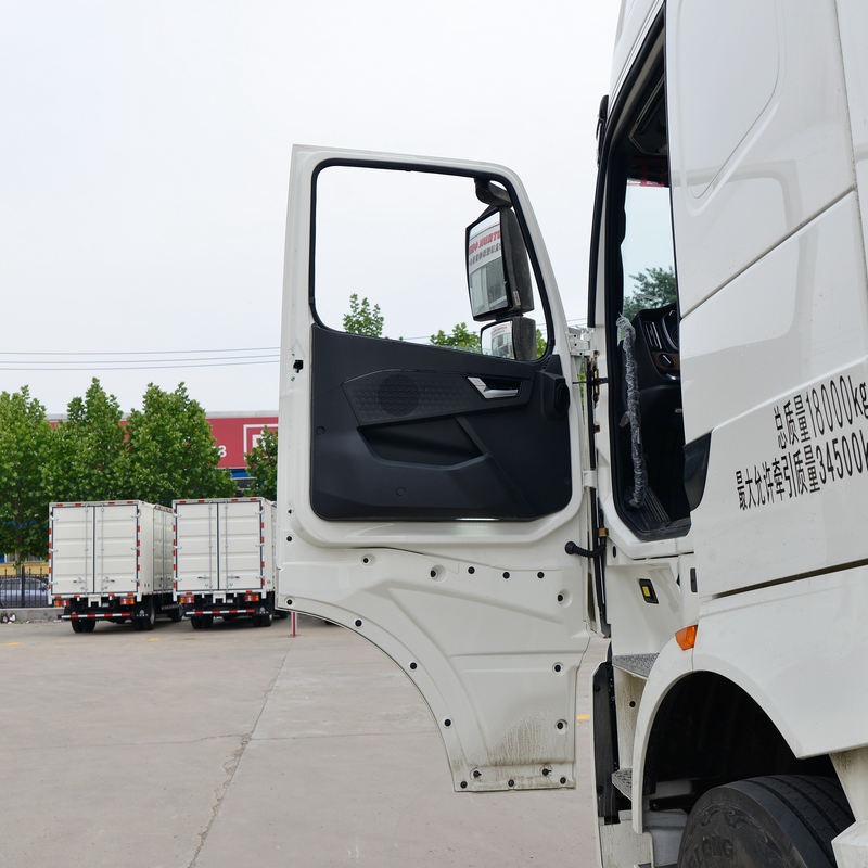 Sinotruk HOWO HOWO TH7 tractor 10