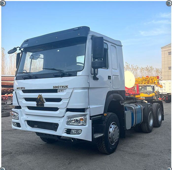 China National Heavy Duty Truck Group HOWO 371HP tractor semi-trailer tractor heavy-duty trailer 12