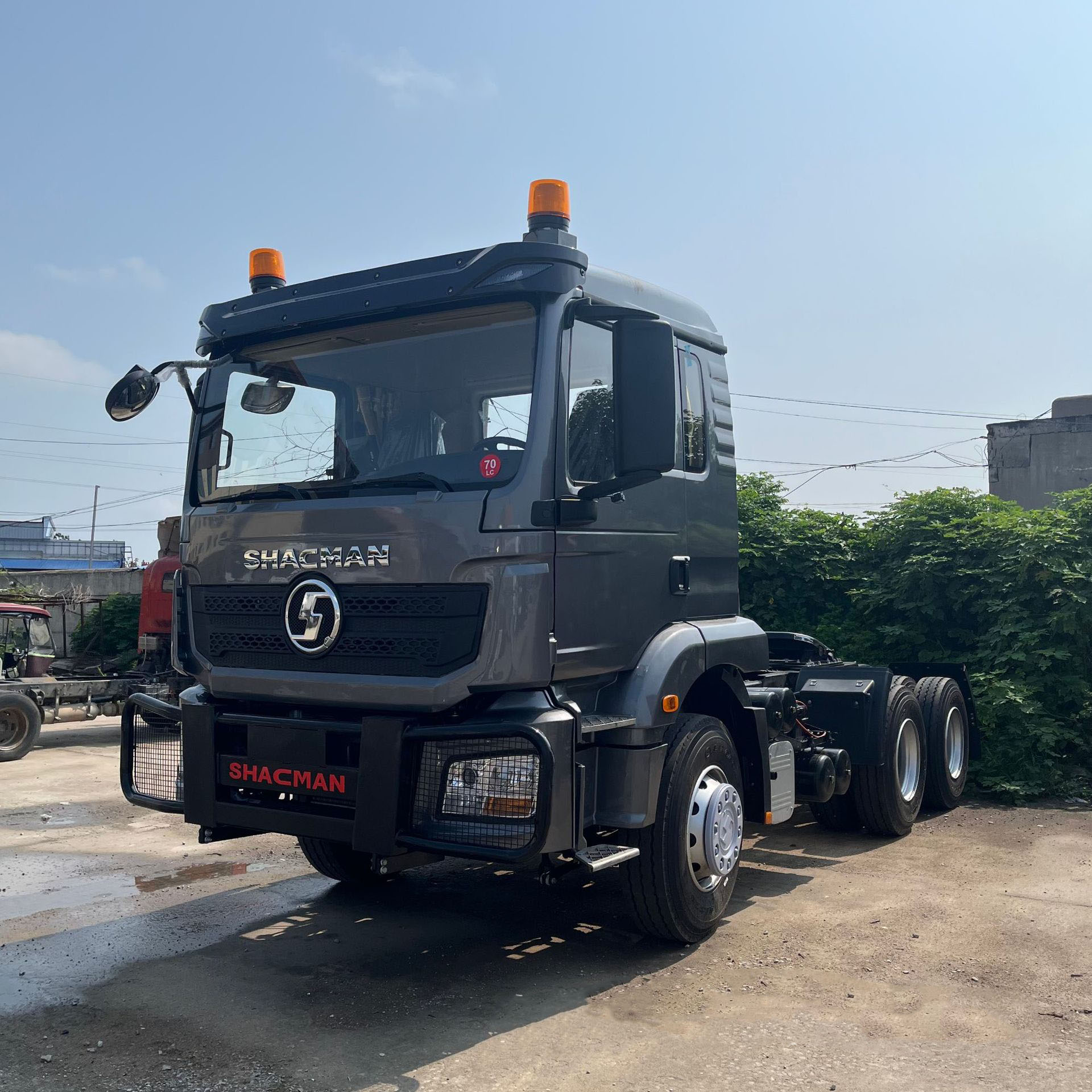 Truck Heavy Duty Truck Delong H3000 Tractor Truck Port Terminal Container Semi trailer Tractor Head