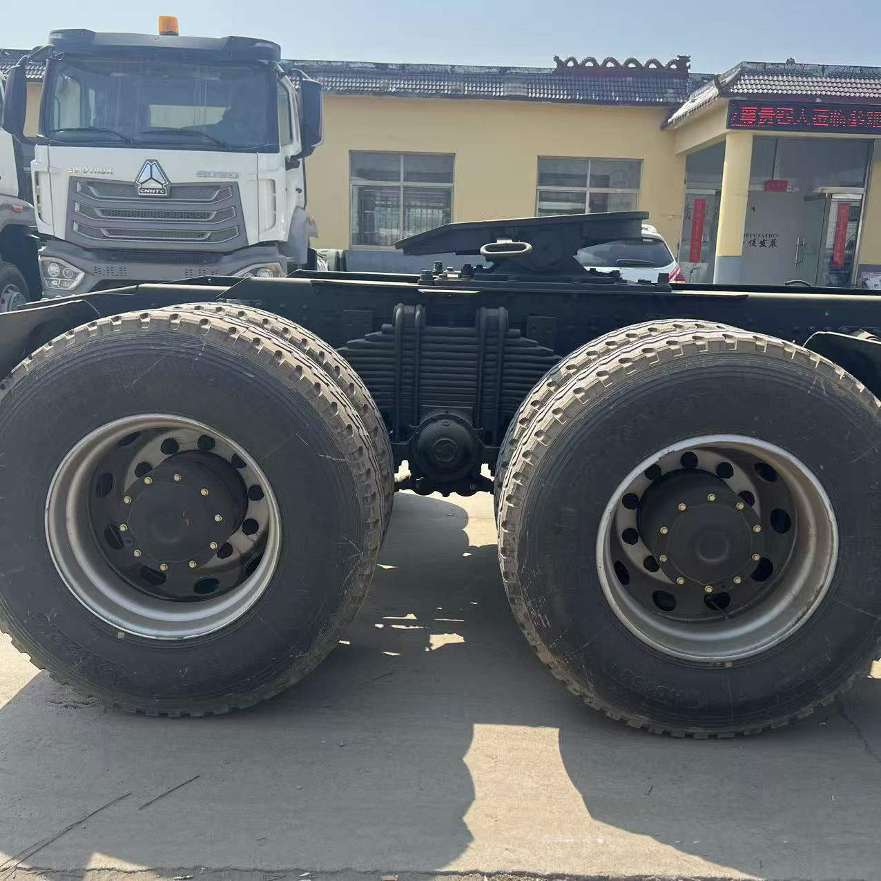 Shaanxi Automobile Delong X3000 heavy-duty tractor 430 horsepower 10 wheel 6 4 drive semi-trailer transport truck trailer head 3