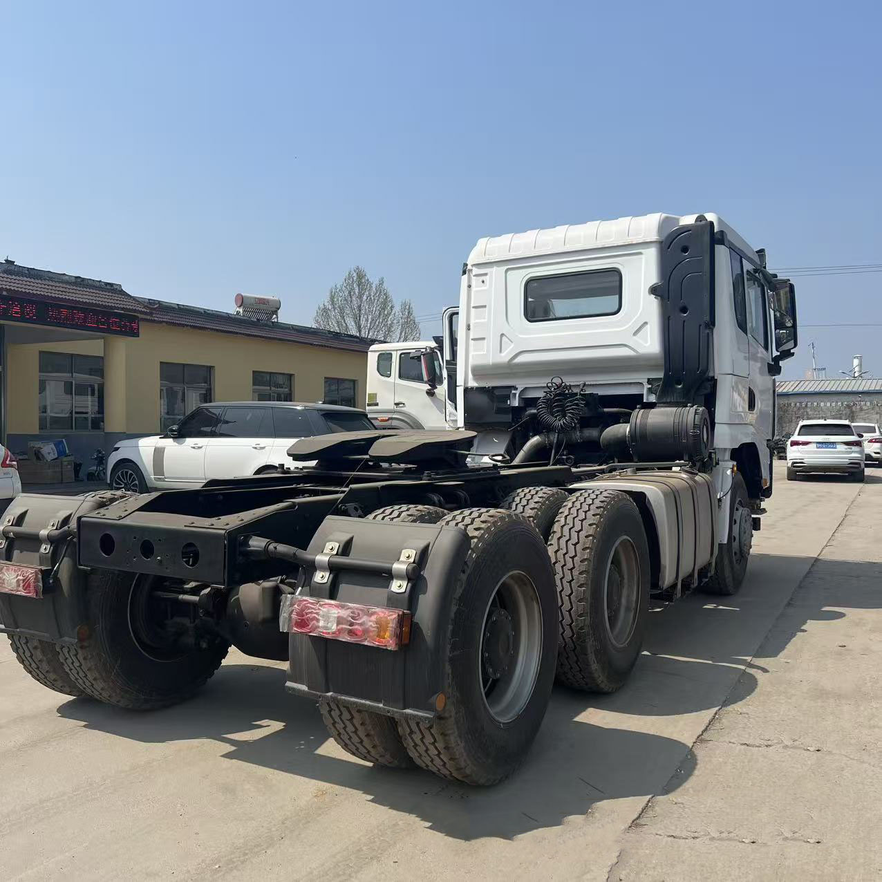 Shaanxi Automobile Delong X3000 heavy-duty tractor 430 horsepower 10 wheel 6 4 drive semi-trailer transport truck trailer head 9