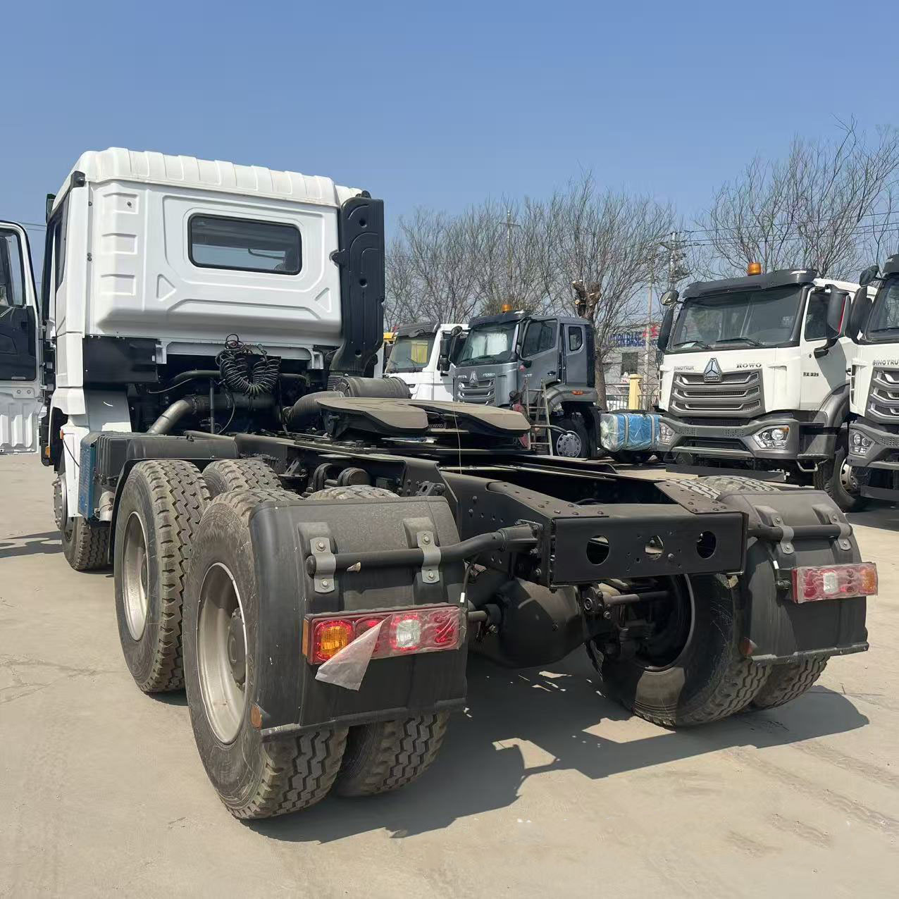 Shaanxi Automobile Delong X3000 heavy-duty tractor 430 horsepower 10 wheel 6 4 drive semi-trailer transport truck trailer head 10