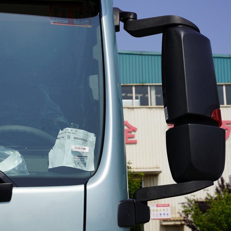 Sinotruk SITRAK G5 Cargo Truck 7.4L Diesel 330HP 4X2 AMT 6.8m 9