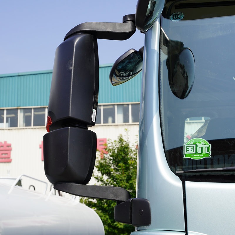 Sinotruk SITRAK G5 Cargo Truck 7.4L Diesel 330HP 4X2 AMT 6.8m 8