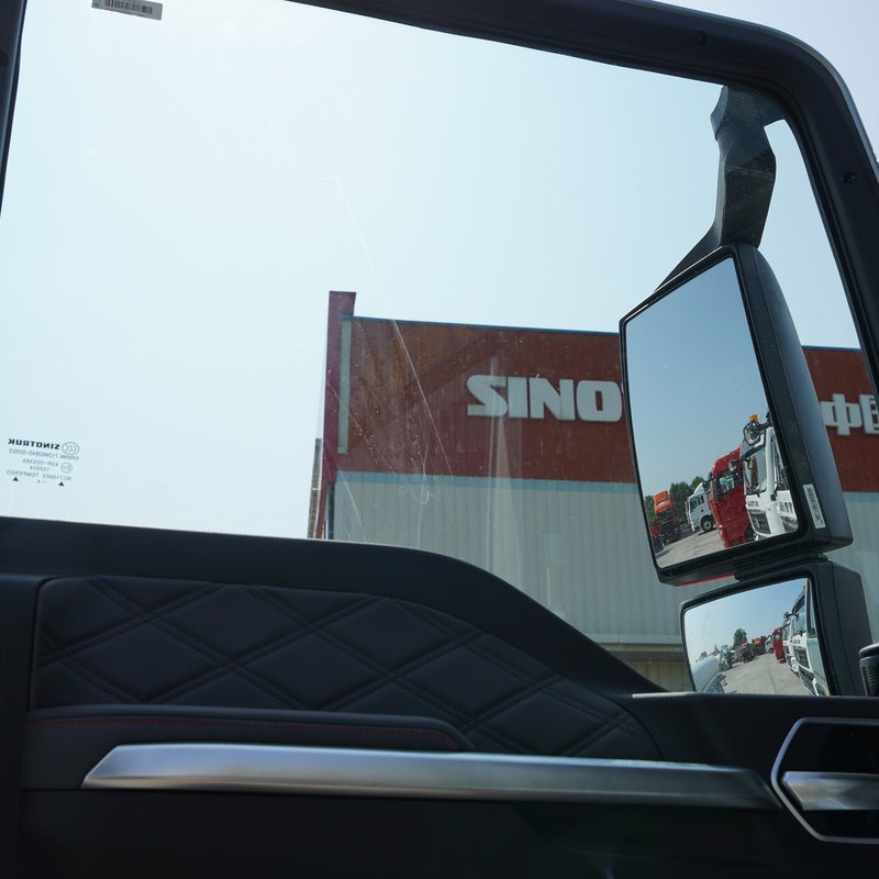 Sinotruk SITRAK G5 Cargo Truck 7.4L Diesel 330HP 4X2 AMT 6.8m 11