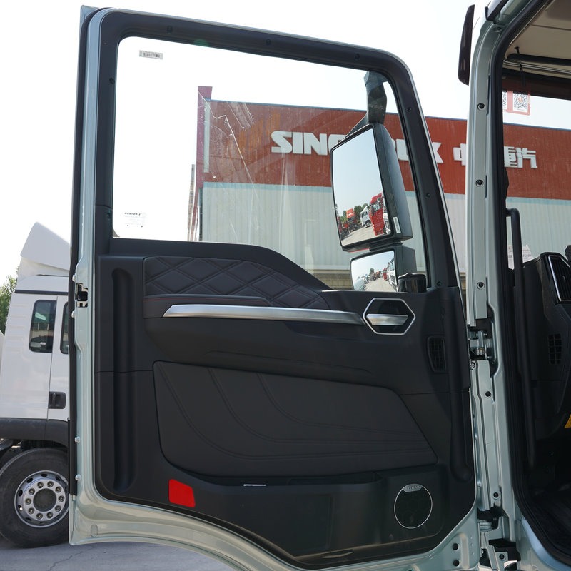 Sinotruk SITRAK G5 Cargo Truck 7.4L Diesel 330HP 4X2 AMT 6.8m 10